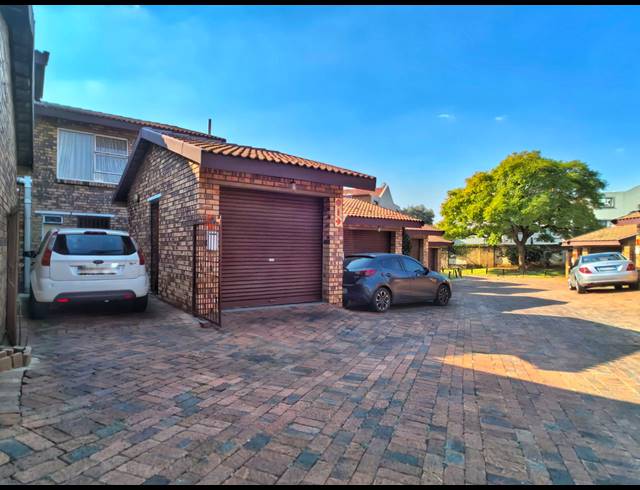 2 BEDROOM DUPLEX FOR SALE IN BLACKHEATH
